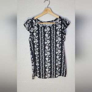 💚5/$25 LOFT Floral Black & White Flutter Sleeve Women's Blouse Top Size XS